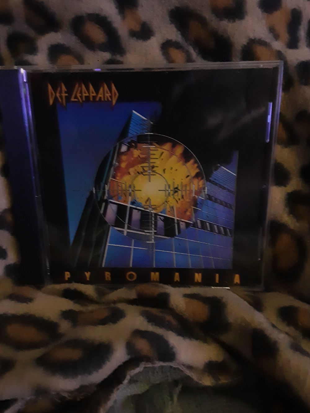 Def Leppard Pyromania 1983  CD  Back Insert — Black with Orange-Yellow Logo
